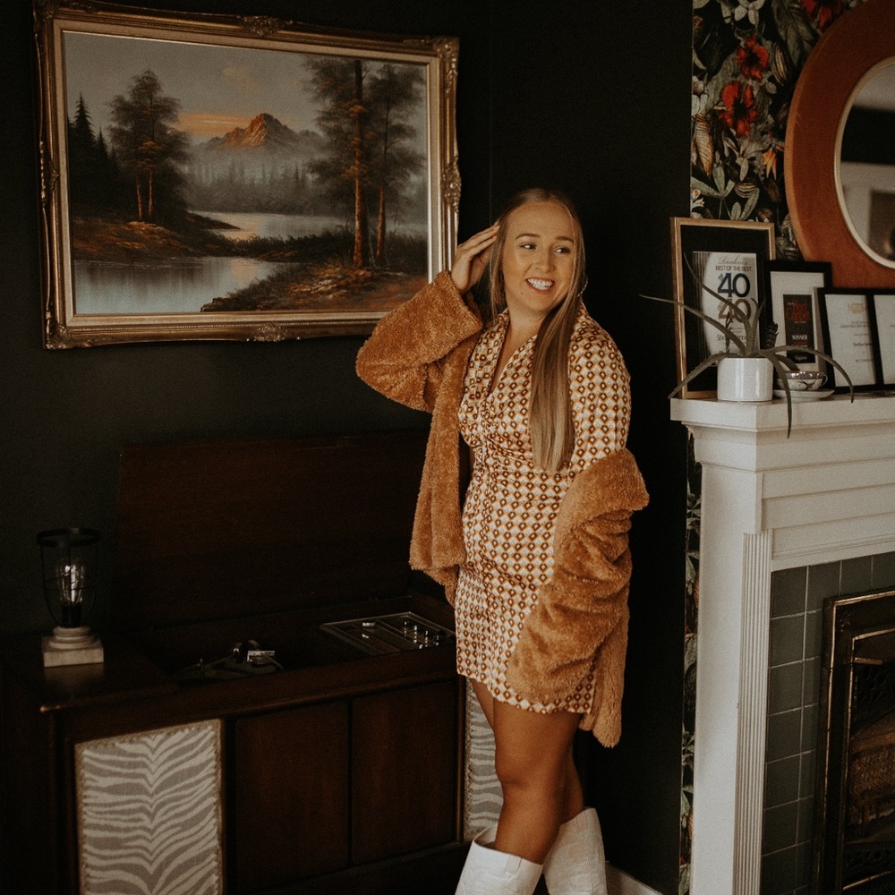 Groovy 70’s silky long sleeve button down dress.